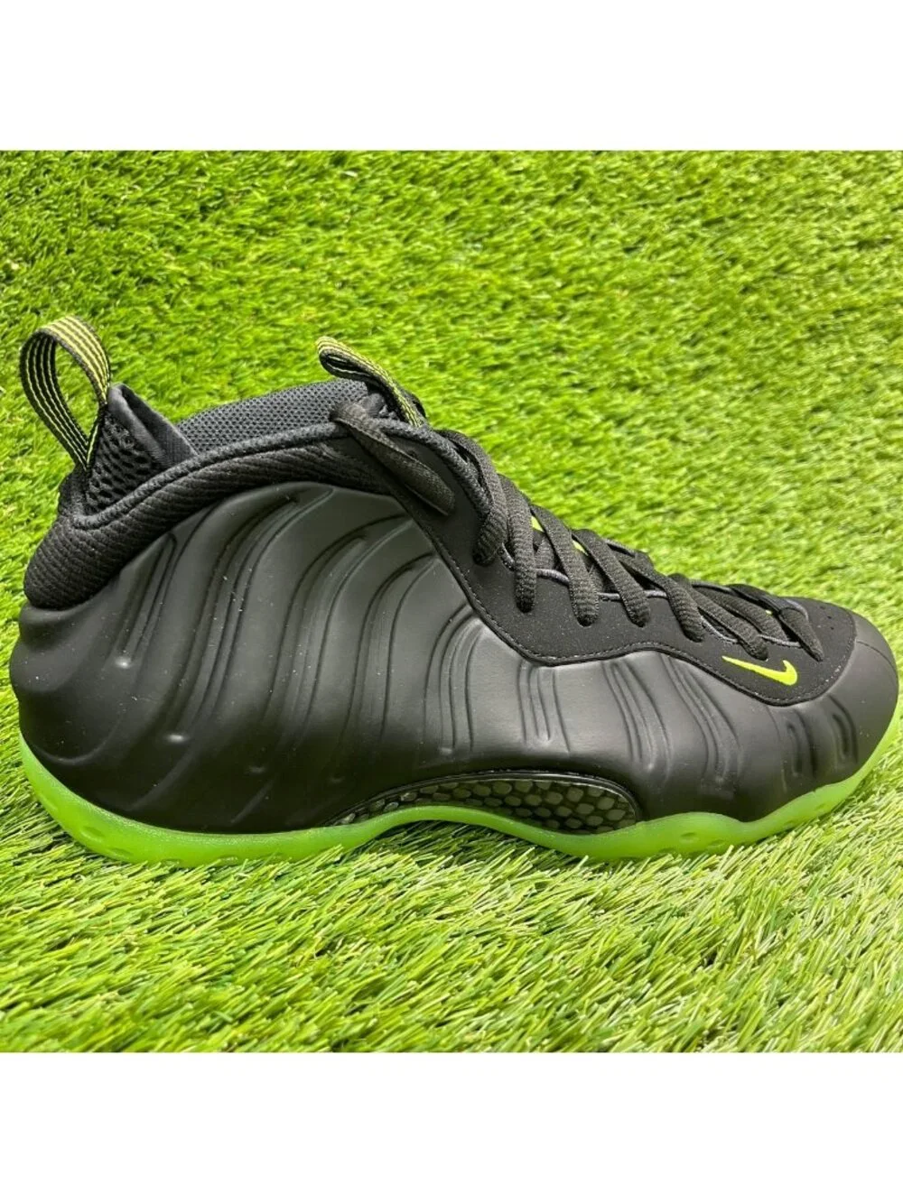 Nike Air Foamposite One Mens Size 9.5 Black Athletic Running Shoes Sneakers
